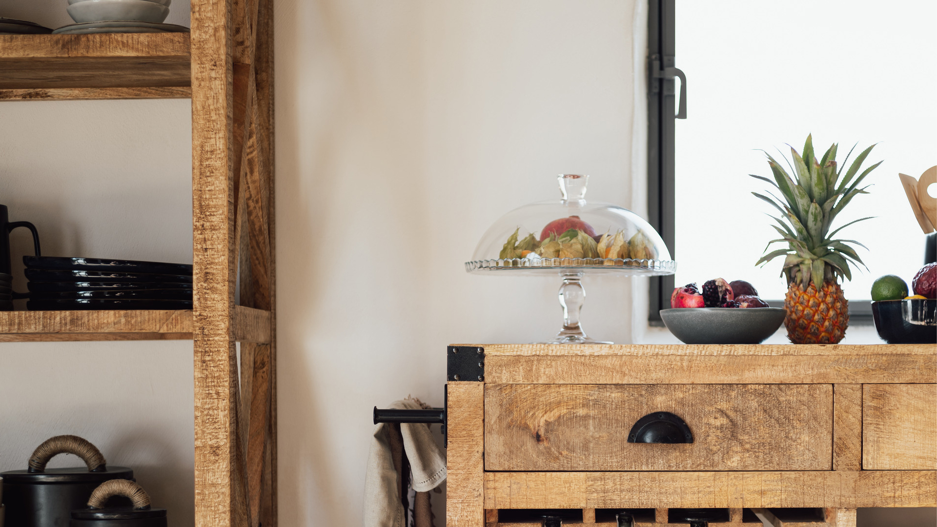 /on/demandware.static/-/Sites-homa-storefront-pt/default/dw3e20cbab/Cozinha_Pratos para bolos, tarteiras e bomboneiras_20240124 textos SEO páginas categorias.jpg